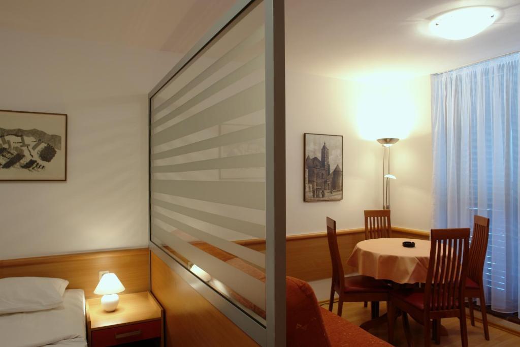 Apartments Hostin Roza Duga Uvala Pavicini Zimmer foto